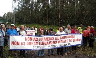 Os veciños manifestáronse en diferentes ocasións reclamando a titularidade do monte