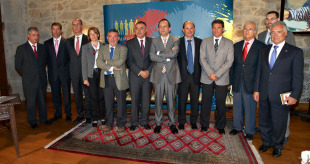 Foto do acto oficial da sinatura do convenio con Política Lingüística