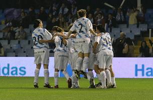 Celebrando o gol de Mari Paz