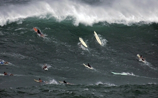 Imaxes do Quiksilver Memorial de Eddie Aikau deste martes